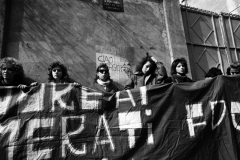 STRISCIONE DEL FRONTE DELLA GIOVENTU' DAVANTI A CASA DI RAMELLI