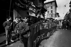 STRISCIONI DEL FRONTE DELLA GIOVENTU' DAVANTI A CASA DI RAMELLI