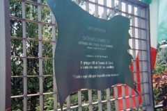 LA TARGA COMMEMORATIVA DEDICATA A SERGIO RAMELLI