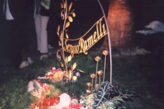 La scultura dedicata a Sergio Ramelli
