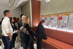 PUBBLICO INTERVENUTO A VEDERE LA MOSTRA